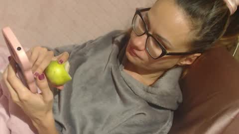 Snapshot of candylady13 chatting on 11-08-25, 07:01 say meow and send tips online show from 11-08-25, 07:01