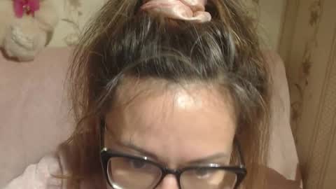 Snapshot of candylady13 chatting on 11-21-25, 06:28 say meow and send tips online show from 11-21-25, 06:28