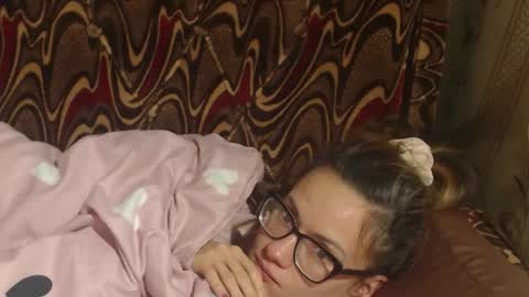 Snapshot of candylady13 chatting on 11-30-25, 10:47 say meow and send tips online show from 11-30-25, 10:47