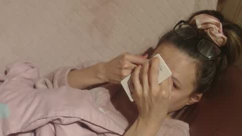 say meow and send tip  online show from 11-26-25, 02:01