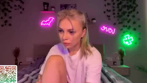Candy online show from 05-10-26, 06:18