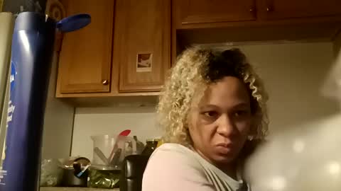 candyredxo2024 online show from 10-01-25, 12:11