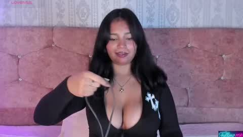 Snapshot of candys_victoria chatting on 05-13-26, 04:32 Candys Victoria online show from 05-13-26, 04:32