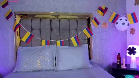 Snapshot of candys_victoria chatting on 06-25-26, 05:12 Candys Victoria online show from 06-25-26, 05:12