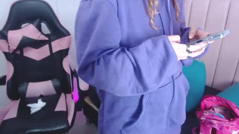 candywalthonrs707 online show from 03-05-26, 07:59