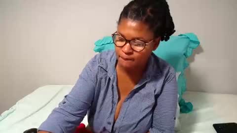 candyyumsaerolaxx online show from 06-17-26, 07:00