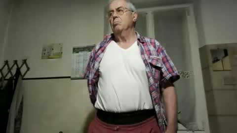 Snapshot of cantera577 chatting on 06-06-26, 08:35 cantera577 online show from 06-06-26, 08:35