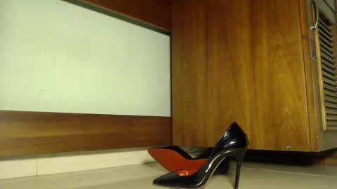 Miss Di online show from 05-11-26, 02:45