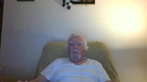 Snapshot of capecod21 chatting on 01-19-25, 11:56 capecod21 online show from 01-19-25, 11:56