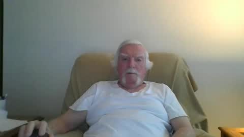 Snapshot of capecod21 chatting on 02-23-25, 01:21 capecod21 online show from 02-23-25, 01:21