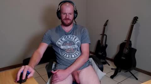 Snapshot of capt_booty chatting on 11-06-25, 07:26 capt_booty online show from 11-06-25, 07:26