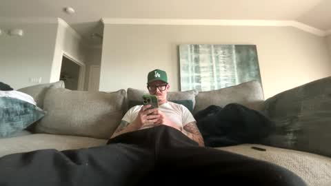Snapshot of captaincumgun chatting on 03-25-26, 10:49 Captaincumgun online show from 03-25-26, 10:49