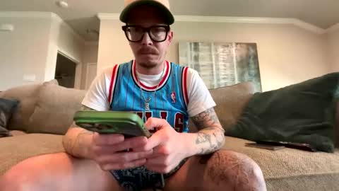 Snapshot of captaincumgun chatting on 05-14-26, 09:10 Captaincumgun online show from 05-14-26, 09:10
