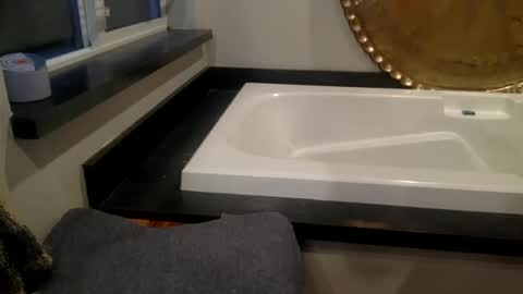 Jay online show from 02-19-25, 01:40