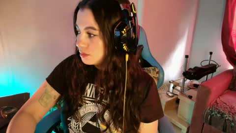 Snapshot of cara890713 chatting on 02-21-25, 12:39 cara890713 online show from 02-21-25, 12:39
