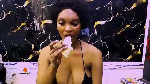 caramelminxx_ online show from 06-12-26, 09:19