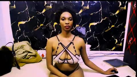caramelminxx_ online show from 06-13-26, 07:39
