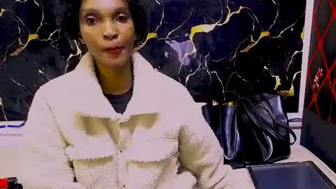 caramelminxx_ online show from 06-21-26, 07:00