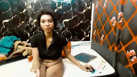 caramelminxx_ online show from 06-24-26, 07:29