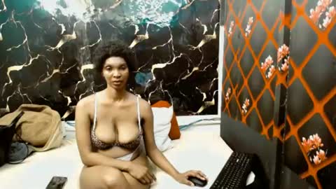 caramelminxx_ online show from 07-11-26, 07:55