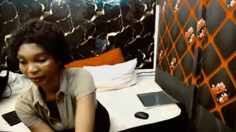 caramelminxx_ online show from 07-14-26, 08:30