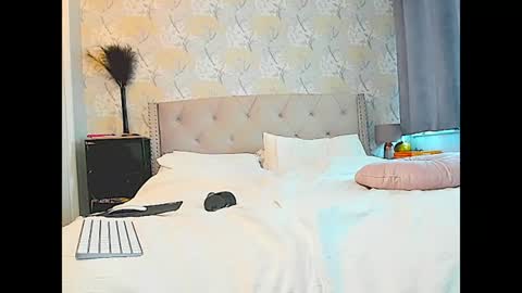 Snapshot of caramelsafiyaxo chatting on 06-22-26, 05:54 Safiya online show from 06-22-26, 05:54