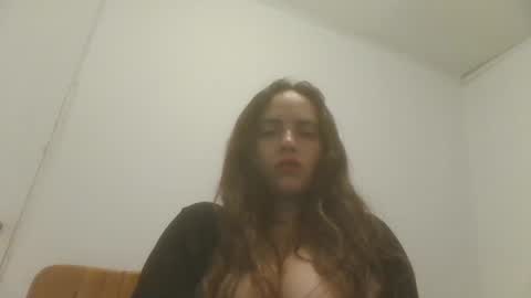 Snapshot of caravibugue chatting on 12-06-24, 03:19 caravibugue online show from 12-06-24, 03:19