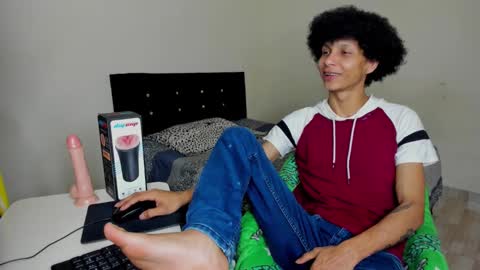 Carlos and Cristian  online show from 09-17-25, 07:15