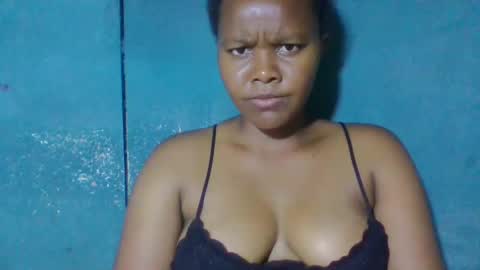 Snapshot of carene25 chatting on 03-02-25, 02:43 CARENE online show from 03-02-25, 02:43