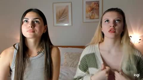 Snapshot of caressyourself chatting on 01-09-25, 02:18 caressyourself online show from 01-09-25, 02:18