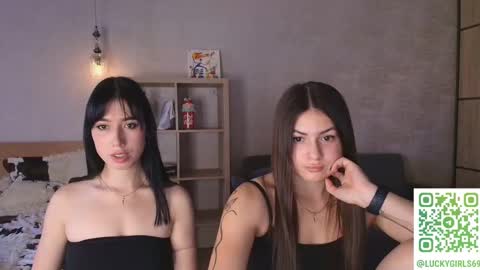 Snapshot of caressyourself chatting on 09-22-25, 12:07 caressyourself online show from 09-22-25, 12:07