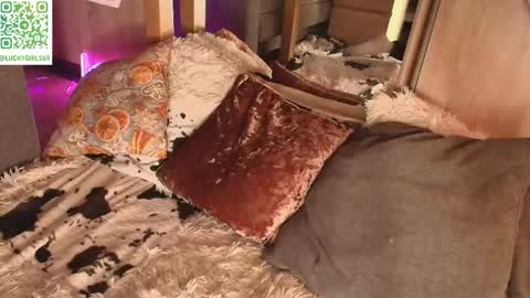 Snapshot of caressyourself chatting on 10-13-25, 06:46 caressyourself online show from 10-13-25, 06:46