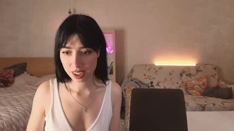 Snapshot of caressyourself chatting on 10-25-25, 05:30 caressyourself online show from 10-25-25, 05:30