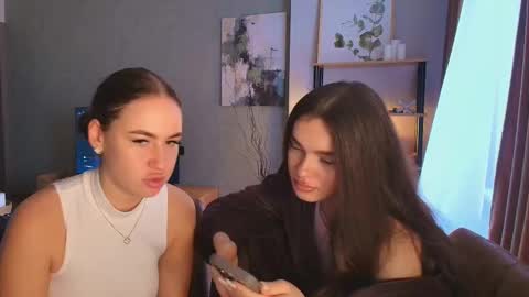 Snapshot of caressyourself chatting on 11-26-25, 07:42 caressyourself online show from 11-26-25, 07:42