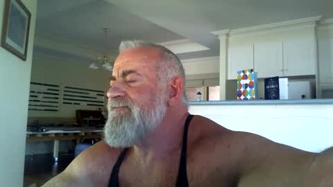 Snapshot of carey888 chatting on 11-12-25, 02:34 C A Rey online show from 11-12-25, 02:34