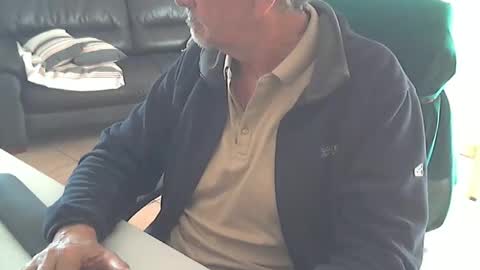 Snapshot of cargo69 chatting on 05-10-26, 03:50 cargo69 online show from 05-10-26, 03:50