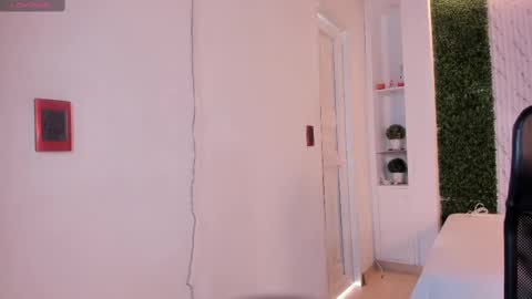 Carina online show from 10-16-25, 01:01