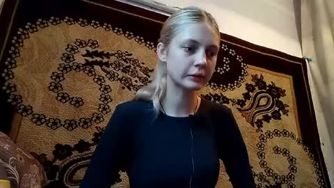 Kira online show from 04-28-26, 02:27