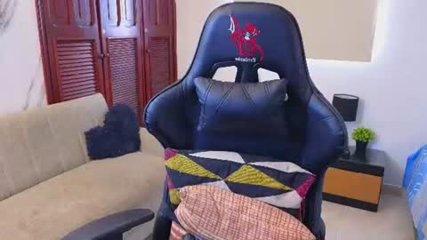 Snapshot of carl_dixon chatting on 06-16-26, 07:16 carl_dixon online show from 06-16-26, 07:16