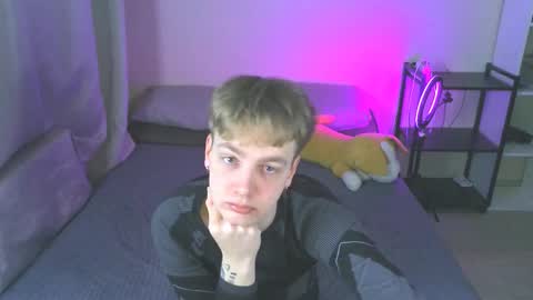 Carl online show from 12-17-24, 07:26