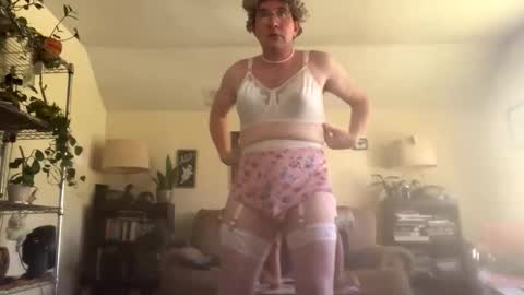 carlacee online show from 11-13-25, 03:55