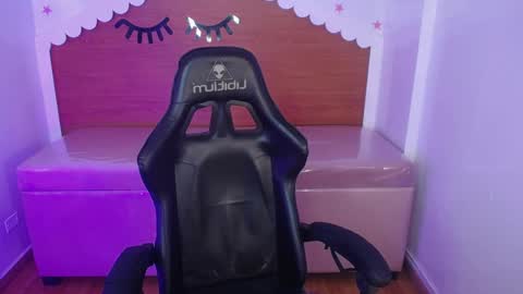 CARLYE   online show from 09-30-25, 03:00