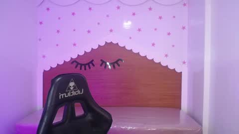 CARLYE   online show from 10-04-25, 03:15