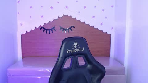 CARLYE   online show from 10-18-25, 02:58