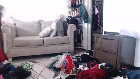 Carlie online show from 11-18-25, 04:11