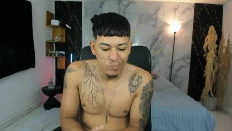 Snapshot of carlitosex09 chatting on 06-13-26, 12:36 master online show from 06-13-26, 12:36