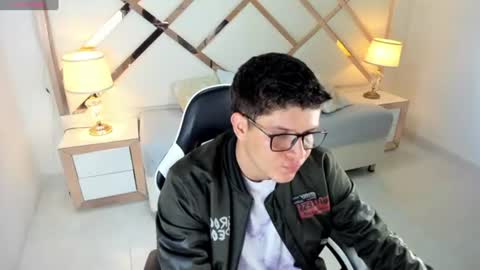 Carlos online show from 08-02-26, 01:37