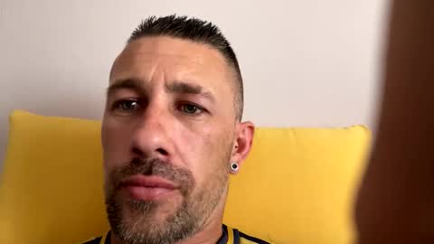 Snapshot of carlosrm440882 chatting on 05-18-26, 01:50 carlosrm440882 online show from 05-18-26, 01:50