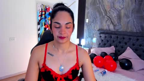 Snapshot of carlota_milf_30 chatting on 01-21-25, 01:43 Carlota online show from 01-21-25, 01:43