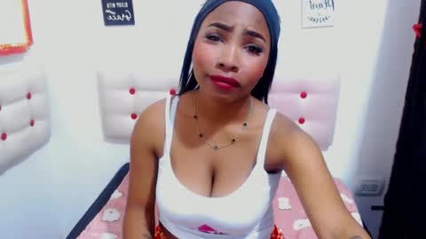 CarlotaDivaxxx online show from 06-25-26, 04:11